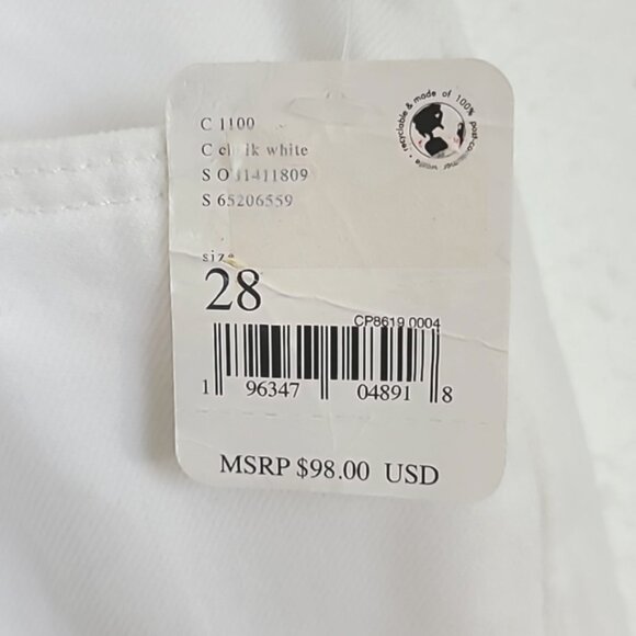 *NWT* WE THE FREE Tapered Baggy Boyfriend Distressed Jeans Chalk White, size 28 - Picture 5 of 10